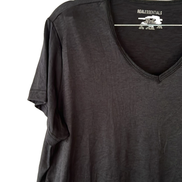 Real Essentials Tee Shirt, Size 2XL, PTP 22", Length 26", Black w/gray shimmer - Picture 3 of 4